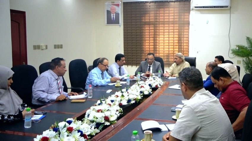 رئيس مصلحة الجمارك يلتقي محافظ سقطرى