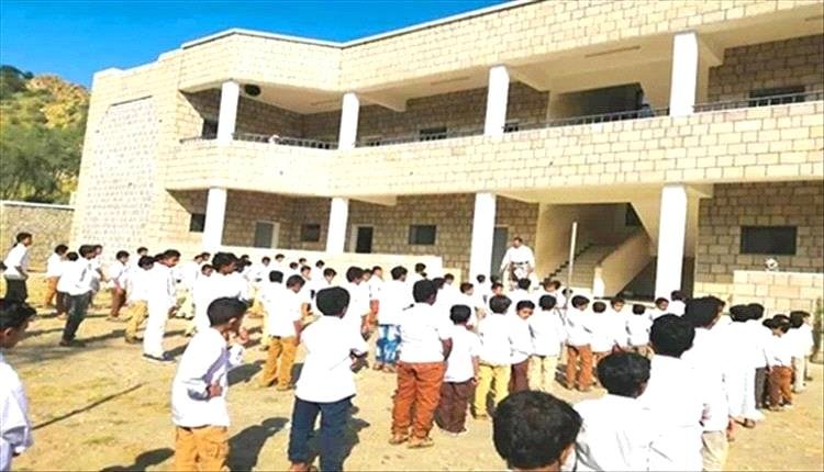 نقابة المعلمين بعدن ترفض التقويم الدراسي الجديد وتتمسك بالإضراب الشامل