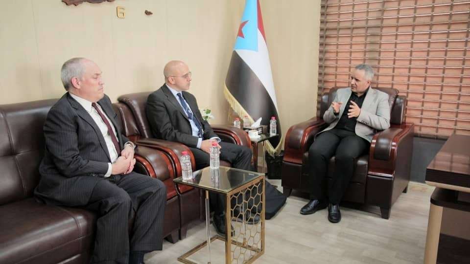 نائب رئيس الهيئة الوطنية للإعلام الجنوب يلتقي وفد منتدى الشرق الأوسط في العاصمة عدن