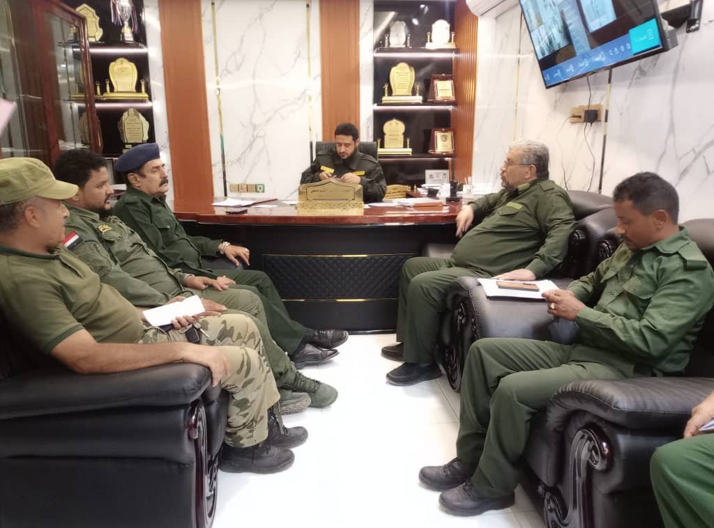 العميد الشوحطي في لقاء أمني موسّع بلحج: الأقلام المأجورة لن تُثنينا.. والعمل الأمني يبدأ بالأخلاق وينتهي بخدمة الإنسان