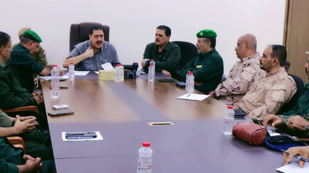 اللواء الشعيبي يترأس اجتماعًا أمنيًا لمناقشة جهود تعزيز أداء مراكز الشرطة بالعاصمة عدن اللواء الشعيبي يترأس اجتماعًا أمنيًا لمناقشة جهود تعزيز أداء مراكز الشرطة بالعاصمة عدن