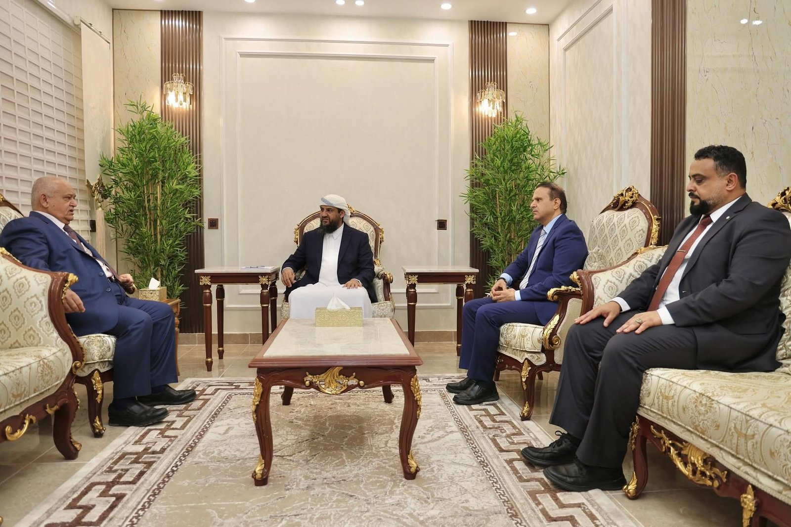 المحرّمي يطّلع على إصلاحات الخدمة المدنية ويوجّه بتسريع صرف العلاوات لموظفي الدولة