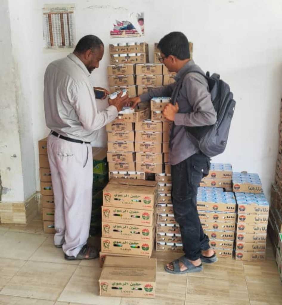 توجيهات بتكثيف الرقابة على الزبادي في مديرية عتق .. وإتلاف طن من المنتجات الفاسدة