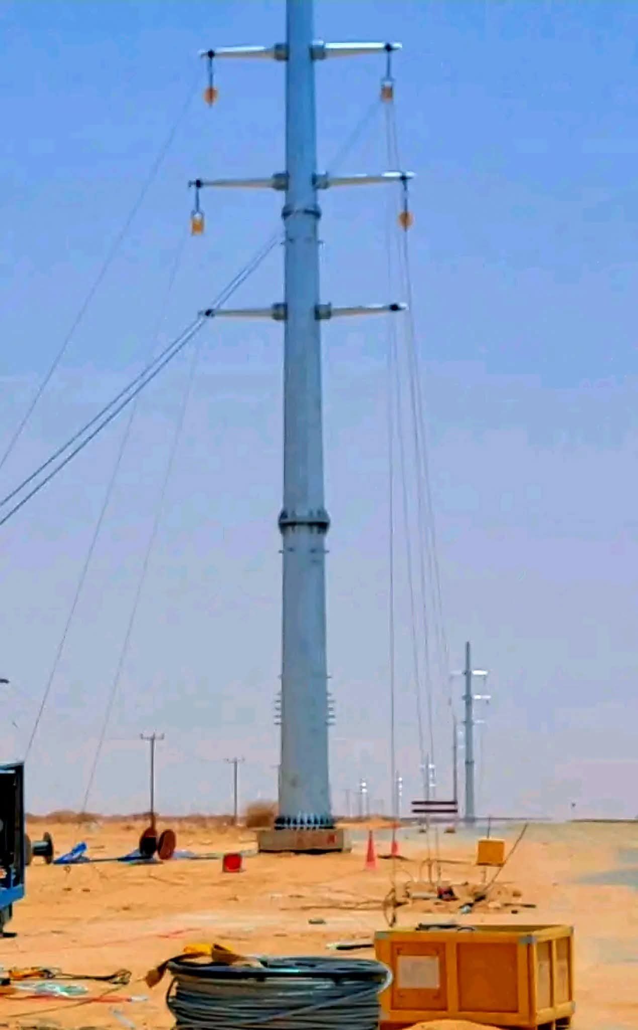 بدعم إماراتي.. بدء أعمال تمديد كيبلات خطوط نقل مشروع الطاقة الشمسية