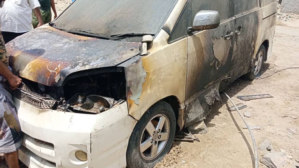 نقابة الصحفيين والإعلاميين الجنوبيين بأبين تُدين جريمة إحراق سيارة الإعلامي عادل الحنشي