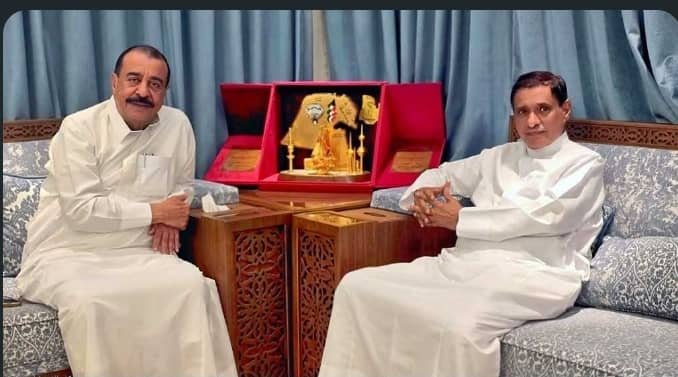 اللواء أحمد بن بريك يزور أخيه اللواء فرج البحسني للاطمئنان على صحته بعد عودته من رحلته العلاجية