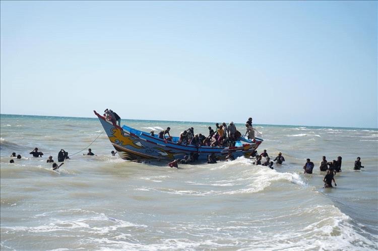 وصول 53 صيادًا يمنيًا إلى الخوخة بعد الإفراج عنهم من قبل السلطات الإريترية