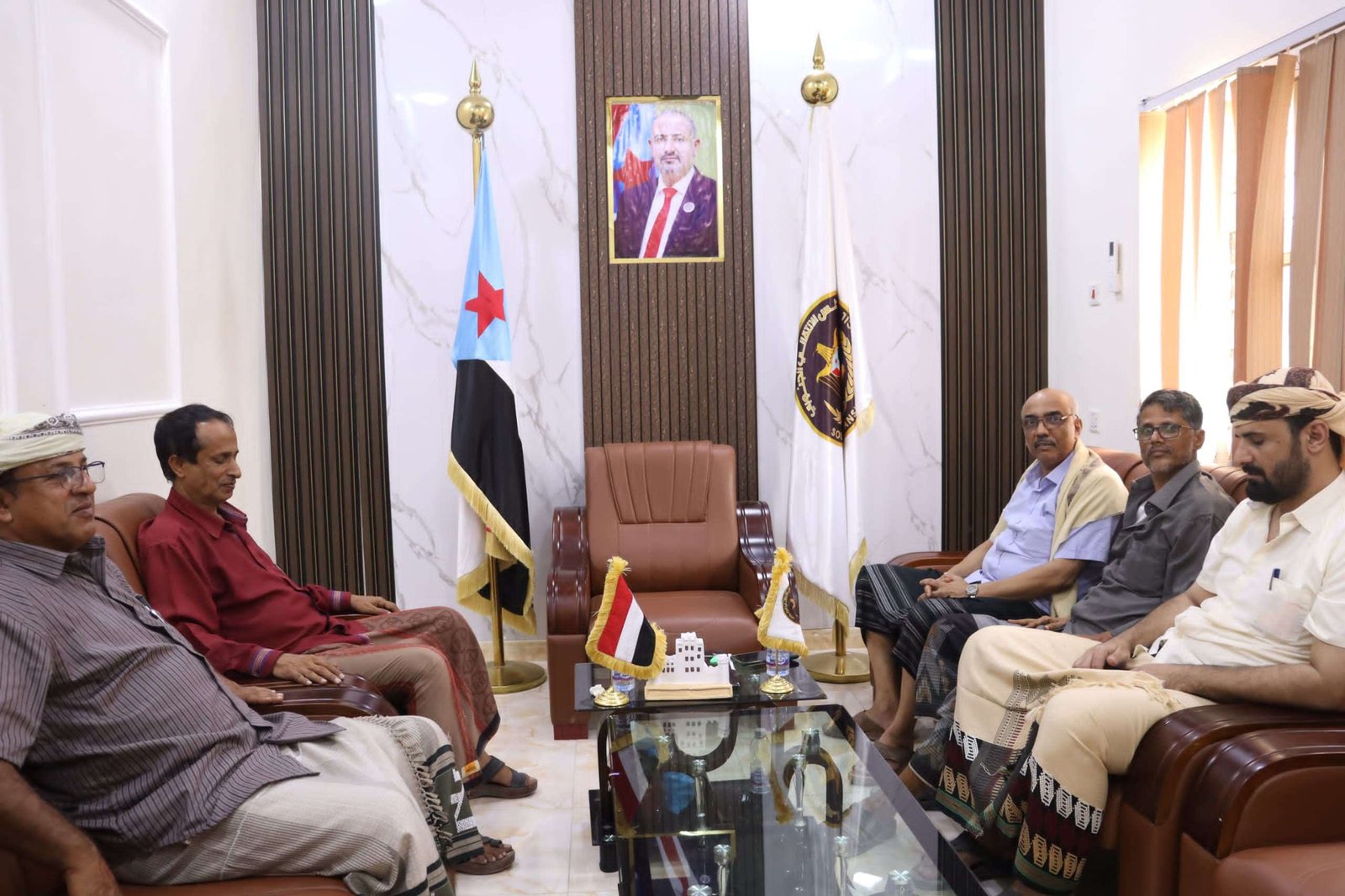 رئيس هيئة التطوير المؤسسي بالمجلس يزور القيادة المحلية لانتقالي المهرة