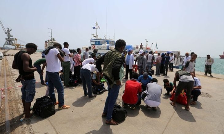 غرق 68 مهاجرا أفريقيا وفقدان العشرات على متن قارب قبالة سواحل أبين