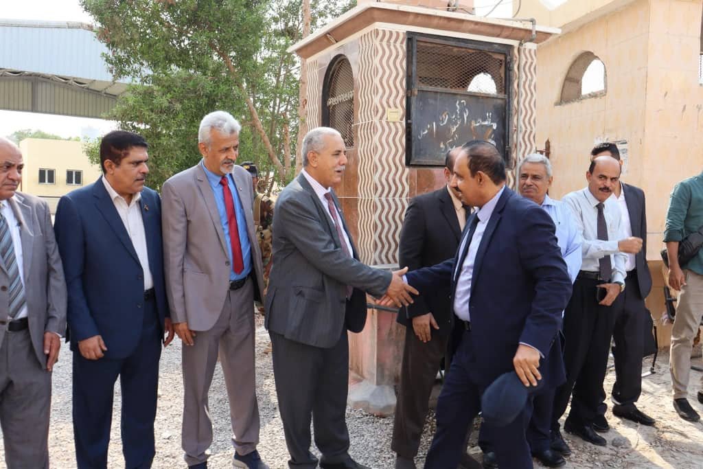 فريق التوجيه والرقابة الرئاسي ومحافظ حضرموت يدشّنون العام الدراسي الجديد 2026/2025م