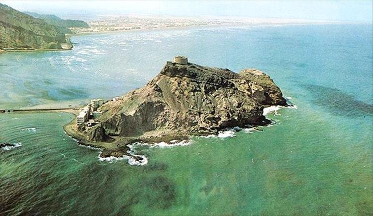 الأرصاد تتوقّع أمطاراً بأنحاء مختلفة من البلاد وطقساً مغبّراً وشديد الحرارة بالمناطق الساحلية والصحراوية الأرصاد تتوقّع أمطاراً بأنحاء مختلفة من البلاد وطقساً مغبّراً وشديد الحرارة بالمناطق الساحلية والصحراوية