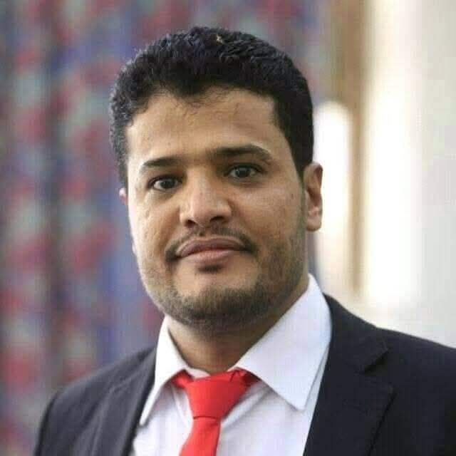 مليشيات الإخوان تكسر أبواب منزل صحفي وتروع أسرته في مأرب