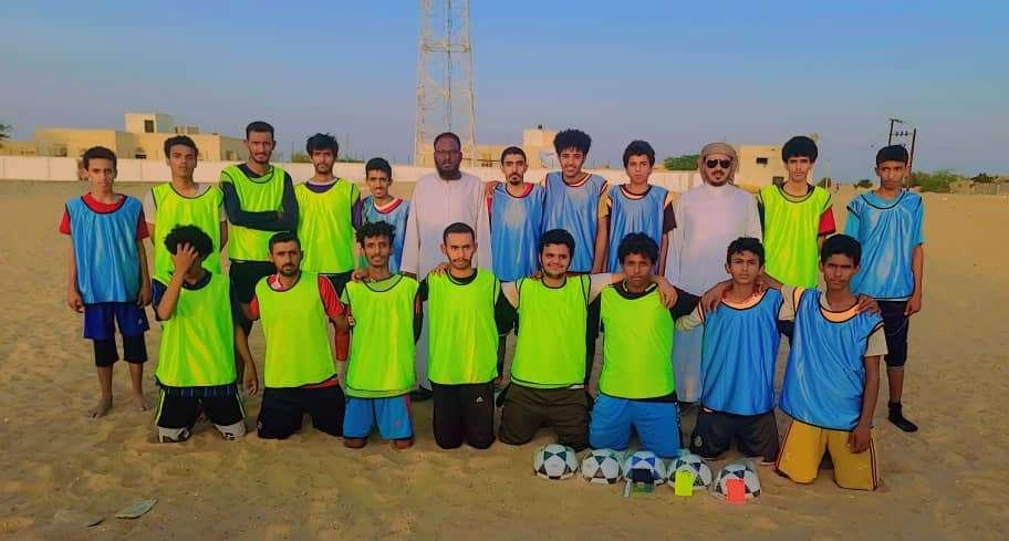 انتقالي ثمود يقدم مستلزمات رياضية لفريق شباب ثمود