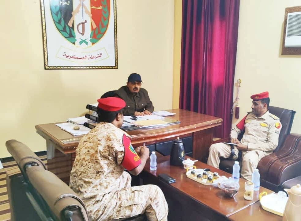 محافظ حضرموت يزور معسكر الشرطة العسكرية