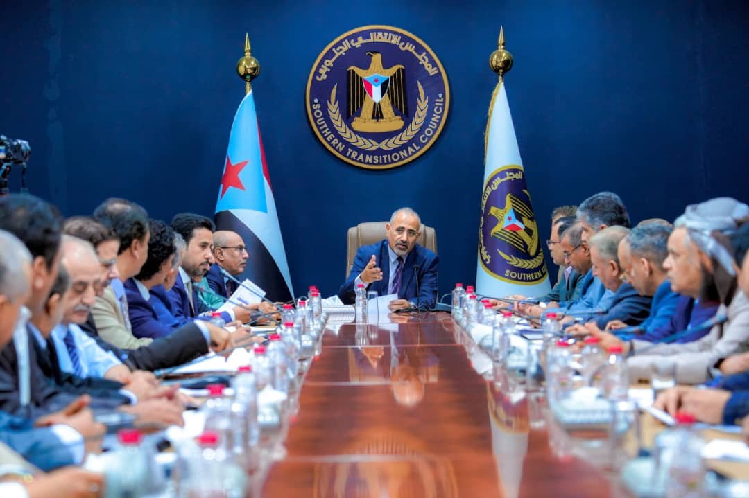 هيئة الرئاسة تناقش ما تم إنجازه في برنامج التعافي الاقتصادي وتؤكد ضرورة التكاتف لاستدامة التحسّن