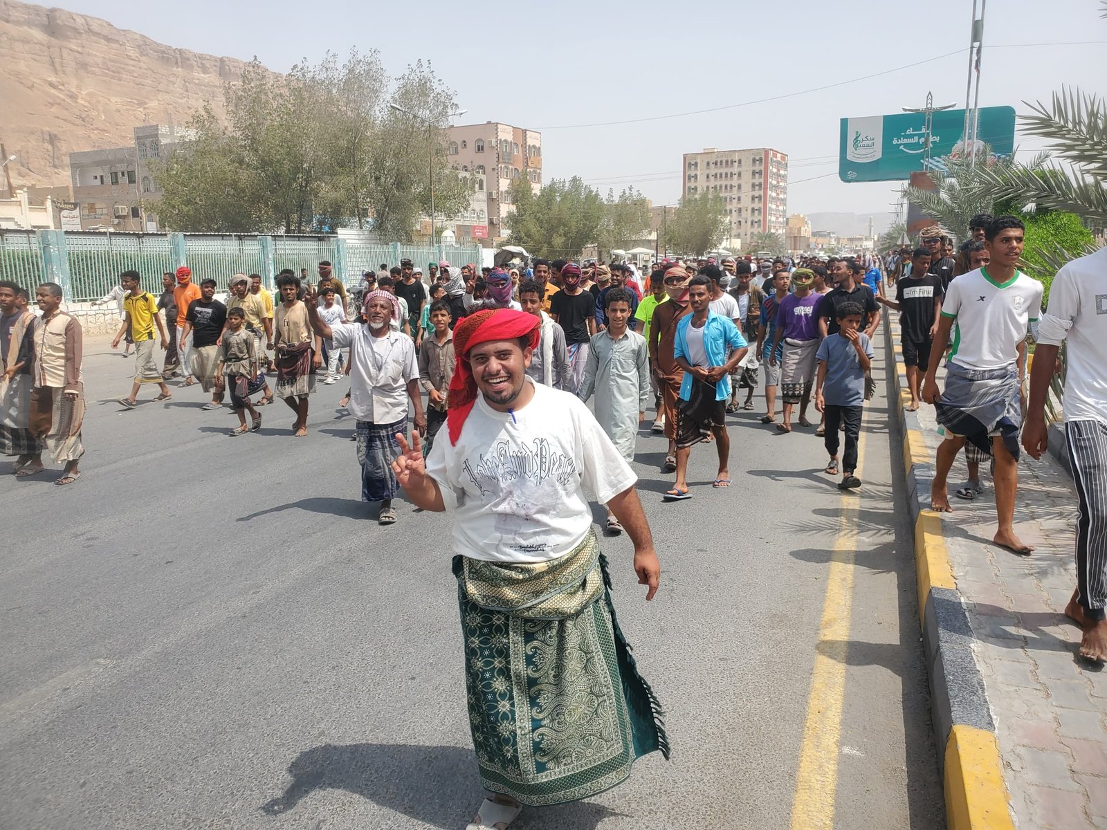 انطلاق ثورة الجياع في سيئون بمسيرات سلمية تطالب بسقوط شرعية الفساد