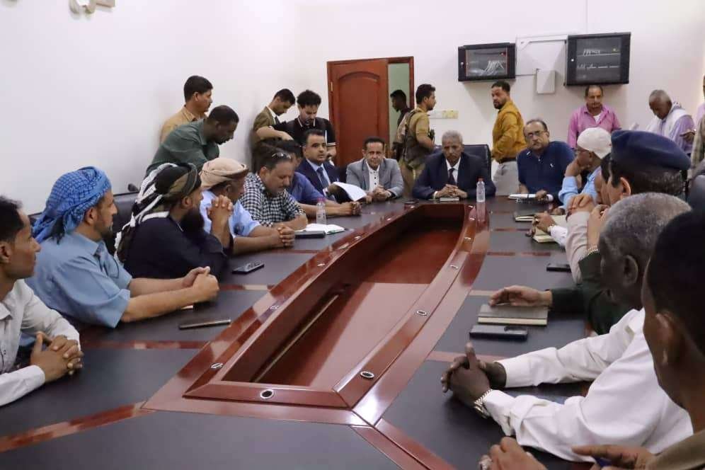 رئيس تنفيذية انتقالي لحج يشارك في لقاء مشترك مع السلطة المحلية لمناقشة ضبط ورقابة الأسواق