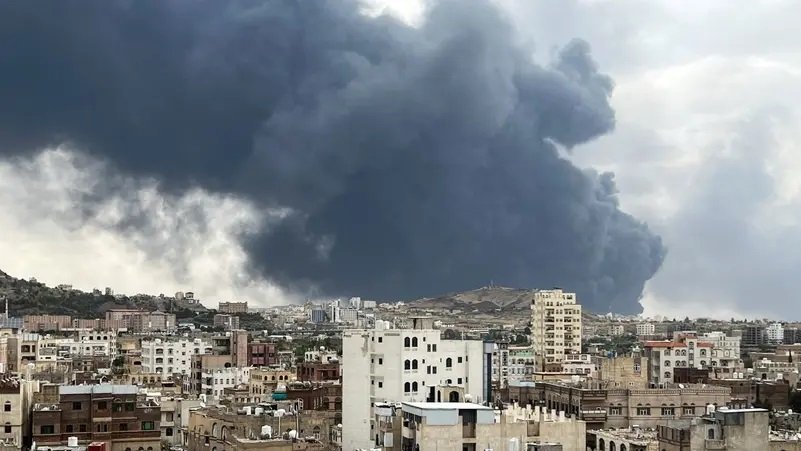 الجيش الإسرائيلي: زوارق بحرية استهدفت بنى تحتية حوثية للطاقة باليمن الجيش الإسرائيلي: زوارق بحرية استهدفت بنى تحتية حوثية للطاقة باليمن