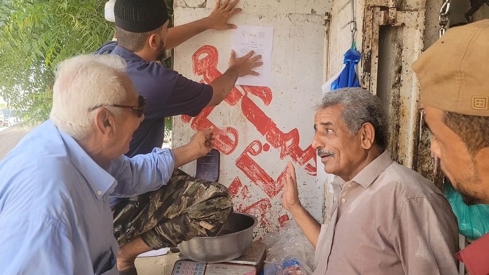 تنفيذ حملة لضبط أسعار اللحوم في المنصورة بعدن