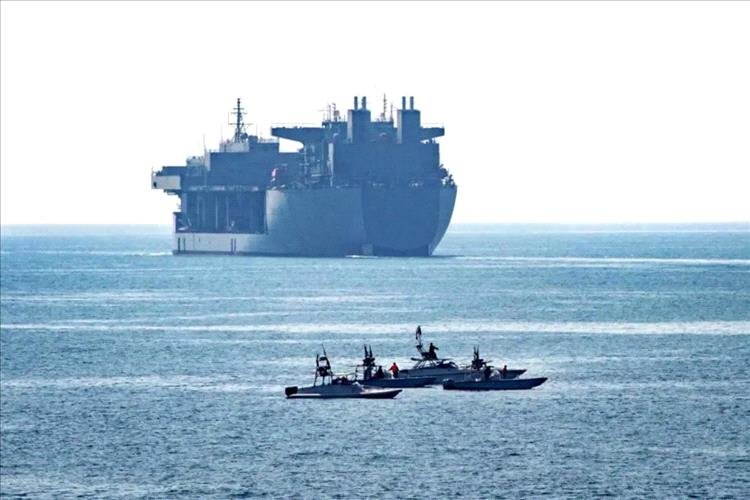 هيئة بريطانية تدعو السفن العاملة في البحر الأحمر وخليج عدن إلى توخي الحذر