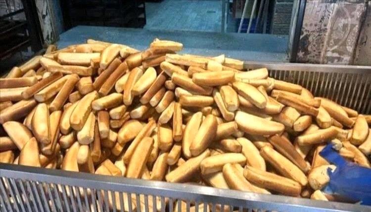 عدن : توقف عدد من الأفران في عدن بسبب شحّة الدقيق.. والمخزون مهدد بالنفاد عدن : توقف عدد من الأفران في عدن بسبب شحّة الدقيق.. والمخزون مهدد بالنفاد