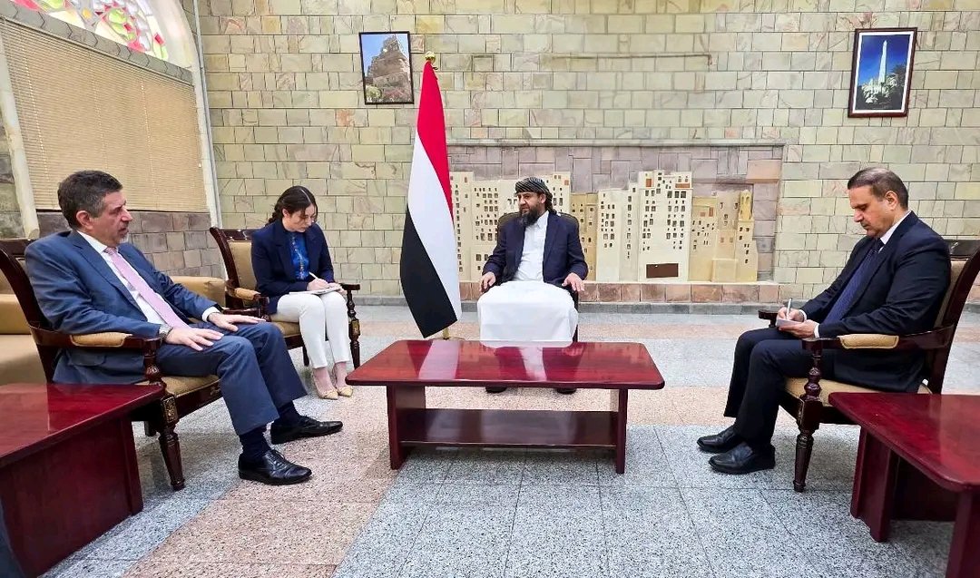 المحرّمي يلتقي سفير الولايات المتحدة ويؤكد أهمية الدعم الأمريكي للإصلاحات الاقتصادية ومكافحة الإرهاب