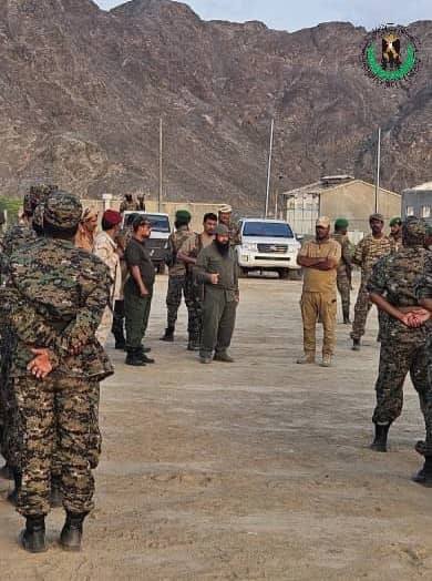 العميد الوالي يطلع على الجاهزية القتالية لقوات الحزام الأمني بأبين ويؤكد استمرار معركة اجتثاث الإرهاب