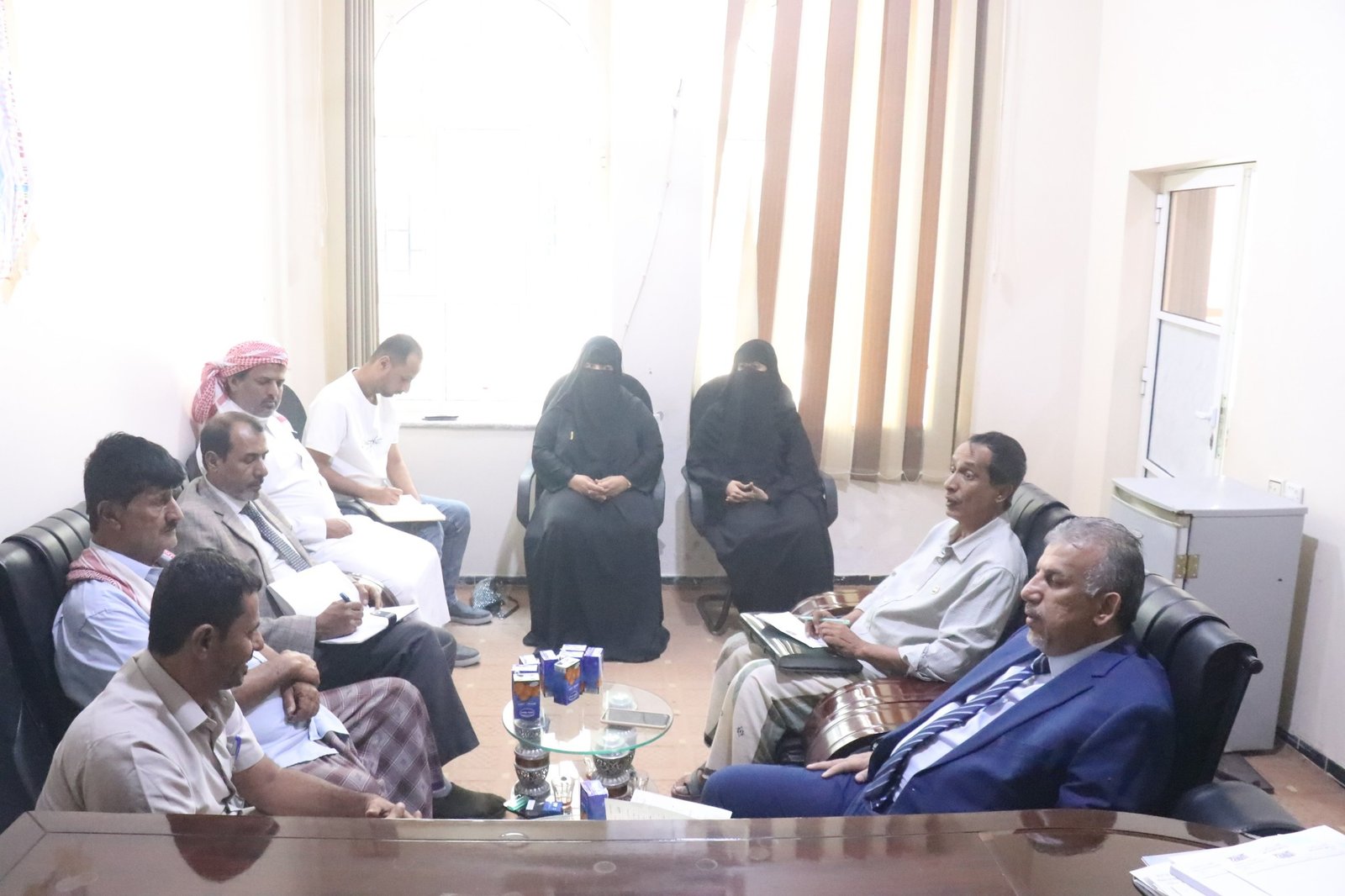 فريق التوجيه والرقابة الرئاسي وقيادة انتقالي المهرة يطلعون على نشاط مكتب الشؤون الاجتماعية والعمل بالمحافظة