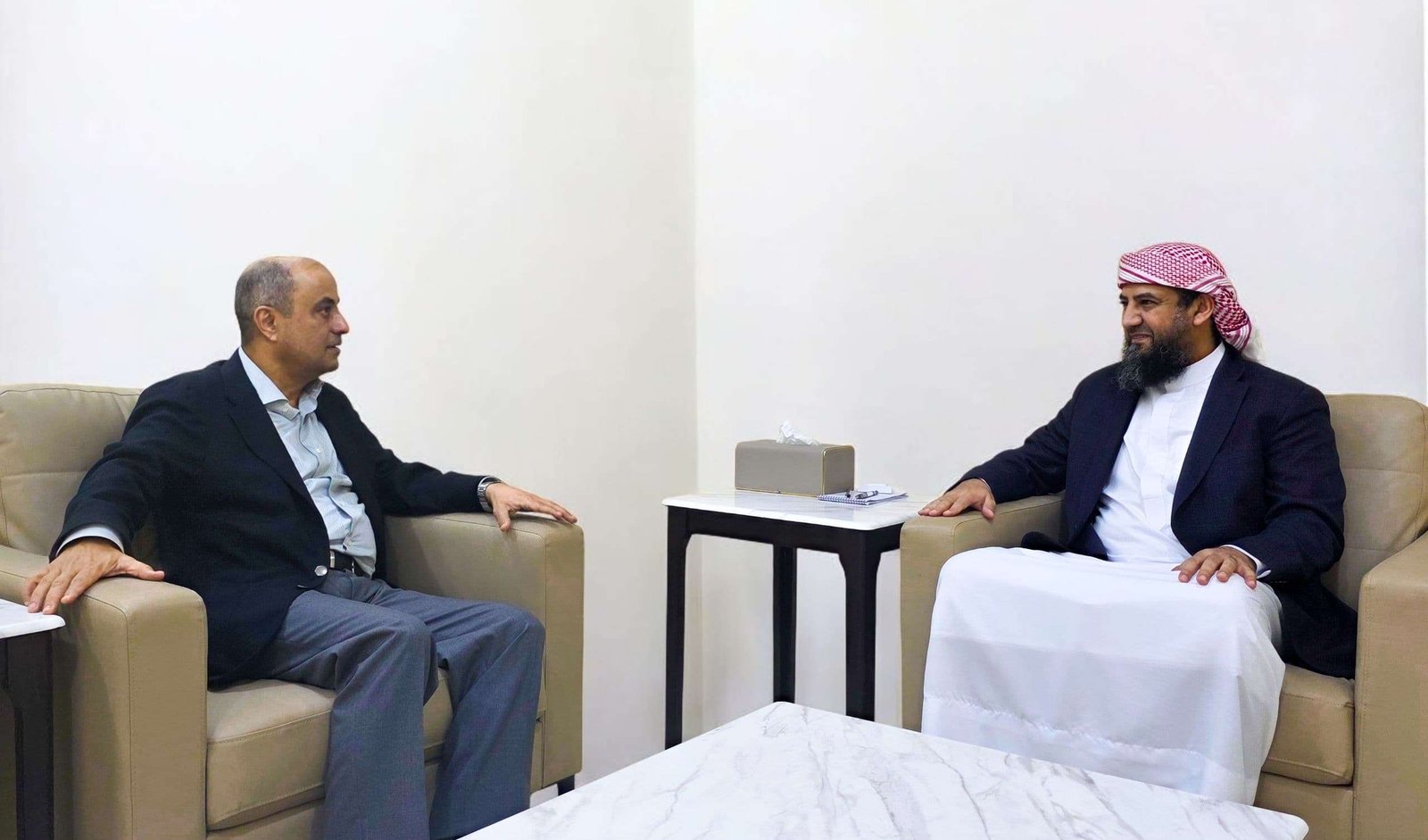 المحرّمي يلتقي رئيس الوزراء ويؤكد دعم الإصلاحات الاقتصادية والخدمية