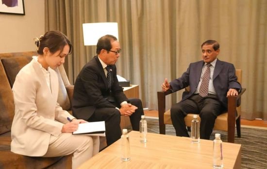 البحسني يدعو إلى استئناف مشاريع وكالة التعاون اليابانية البحسني يدعو إلى استئناف مشاريع وكالة التعاون اليابانية