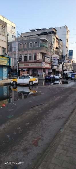 طفح مياه الصرف الصحي يشل الحركة في الشيخ عثمان ويزيد معاناة الأهالي