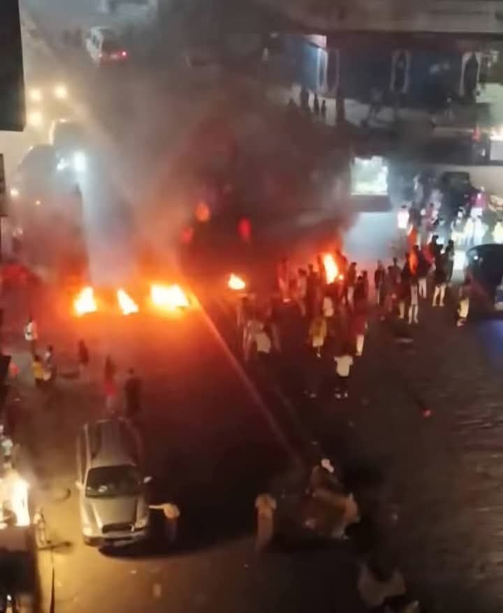 عاجل| فوضى وأحتجاجات شعبيه واسعة تعم العاصمة عدن نتيجة أنقطاع التيار الكهربائي