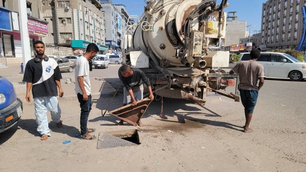 مدير عام المنصورة يوجه بتنفيذ حملة تنظيف شبكة الصرف الصحي بالمديرية