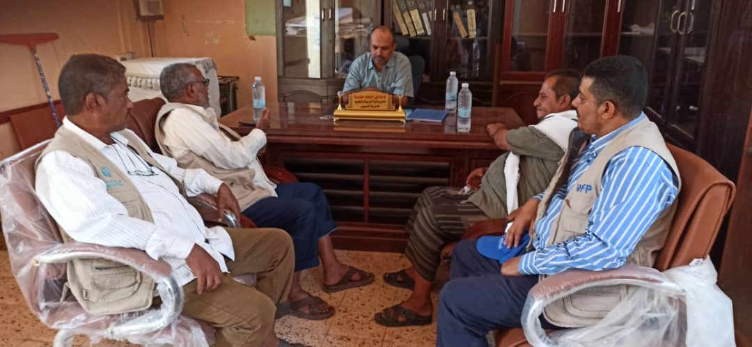 منسق مشروع المساعدات الغذائية بمحافظة لحج يلتقي مدير عام المسيمير