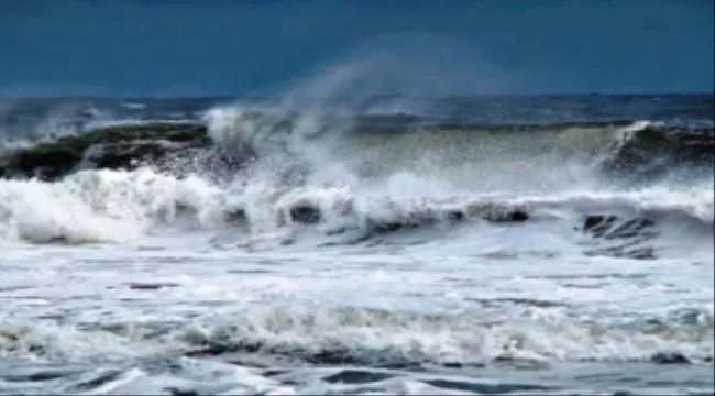 تحذيرات من اضطرابات جوية وأمطار غزيرة حول سقطرى وخليج عدن