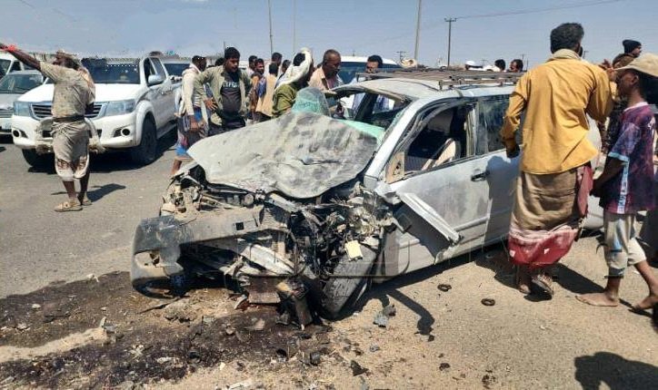 إصابة 8 أشخاص بينهم نساء وكبار سن بحادث مروري مروع في لحج