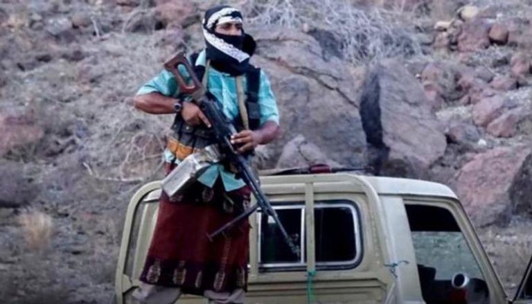 «مثلث الموت».. كيف أعاد تنظيم القاعدة ترتيب تموضعه بين شبوة وأبين والبيضاء؟