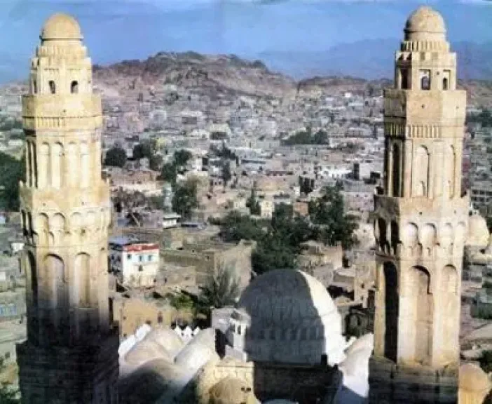 العثور على جثة شاب مرمية جوار دراجته النارية وعليه آثار إطلاق نار في تعز العثور على جثة شاب مرمية جوار دراجته النارية وعليه آثار إطلاق نار في تعز