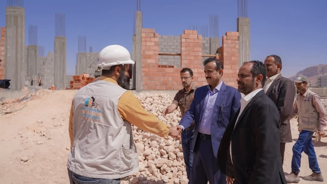 شبوة.. المحافظ بن الوزير يتفقد أعمال التوسعة الجارية للمدينة الطبية بعتق
