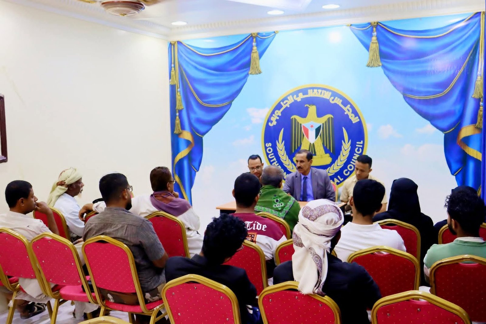 باتيس يلتقي عدداً من الإعلاميين والنشطاء بساحل حضرموت ويؤكد أهمية فعالية سيئون في 30 نوفمبر باتيس يلتقي عدداً من الإعلاميين والنشطاء بساحل حضرموت ويؤكد أهمية فعالية سيئون في 30 نوفمبر