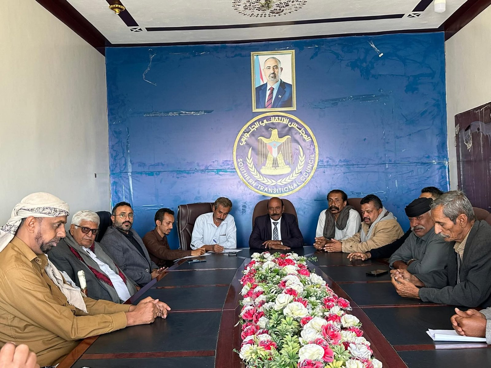 لحمر يتراس الاجتماع الدوري لتنفيذية انتقالي عتق لحمر يتراس الاجتماع الدوري لتنفيذية انتقالي عتق