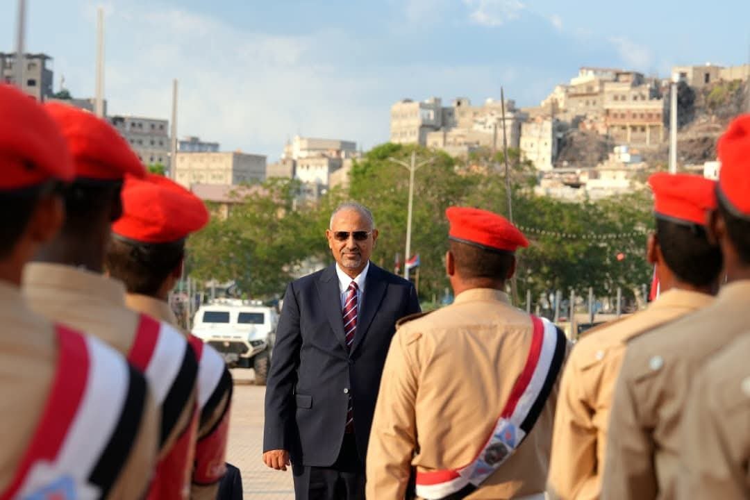 الرئيس الزُبيدي يضع إكليلا من الزهور على النصب التذكاري لشهداء الجنوب العربي بمناسبة العيد الـ58 للاستقلال الوطني 30 نوفمبر