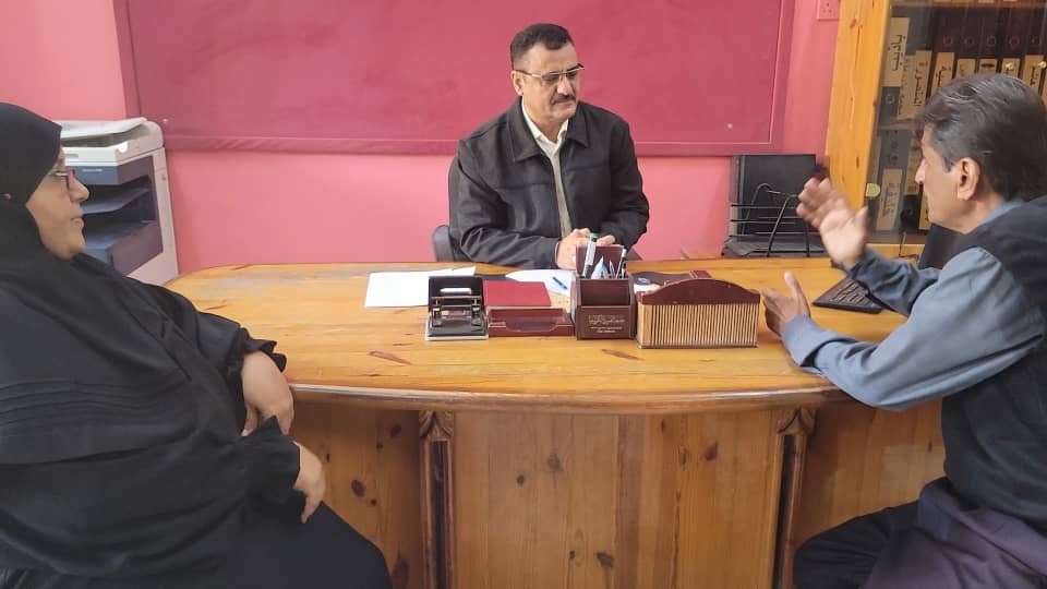 مدير عام المنصورة يناقش عدد من القضايا والاستعدادات لاختبارات الفصل الدراسي الأول مدير عام المنصورة يناقش عدد من القضايا والاستعدادات لاختبارات الفصل الدراسي الأول