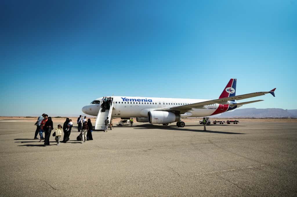 عودة مطار عتق للعمل بعد عقد من التوقف بجهود مشروع “مسام”