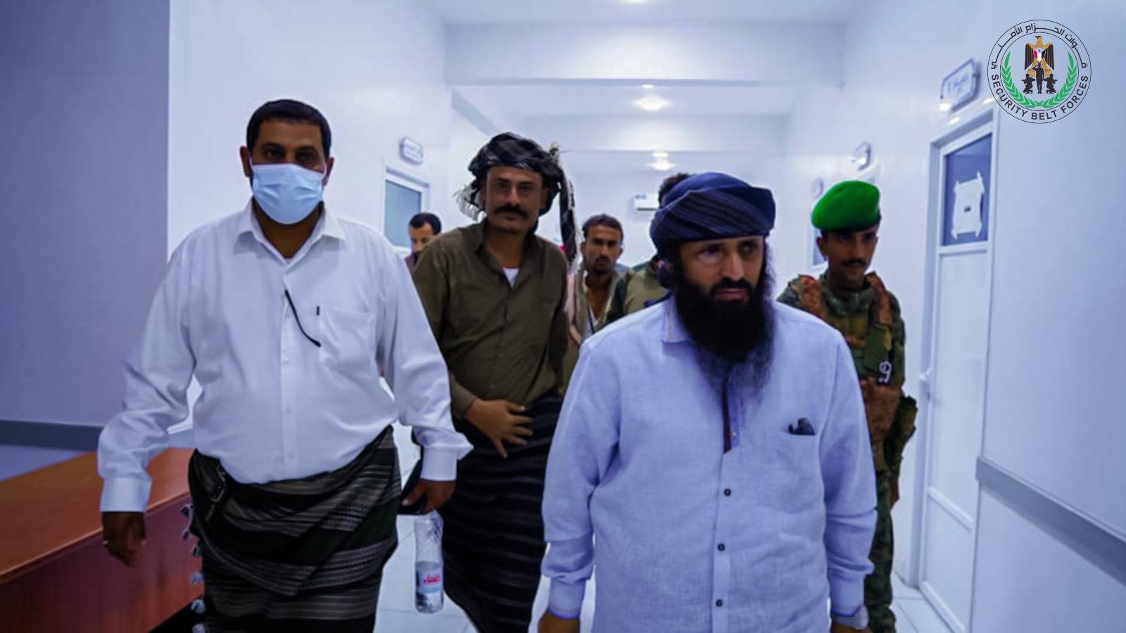 العميد الوالي يزور جرحى قوات حزام أبين المرقدين بمستشفى عبود ويثمن تضحياتهم وبطولاتهم