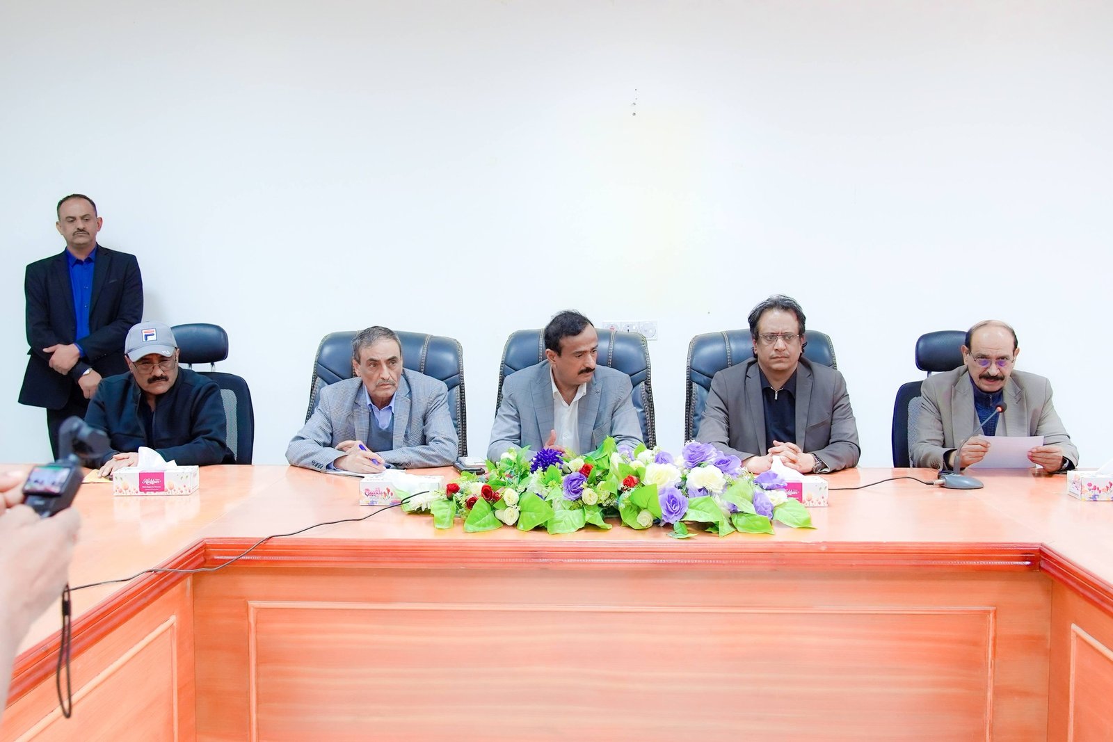 السلطة المحلية بمحافظة شبوة تعلن تأييدها لخطوات المجلس الانتقالي الجنوبي لإعلان دولة الجنوب العربي السلطة المحلية بمحافظة شبوة تعلن تأييدها لخطوات المجلس الانتقالي الجنوبي لإعلان دولة الجنوب العربي