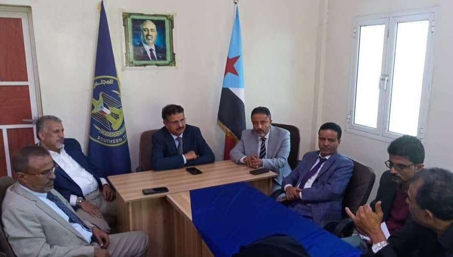 فريق التوجيه والرقابة الرئاسي يلتقي رئيس الهيئة التنفيذية لانتقالي أبين فريق التوجيه والرقابة الرئاسي يلتقي رئيس الهيئة التنفيذية لانتقالي أبين