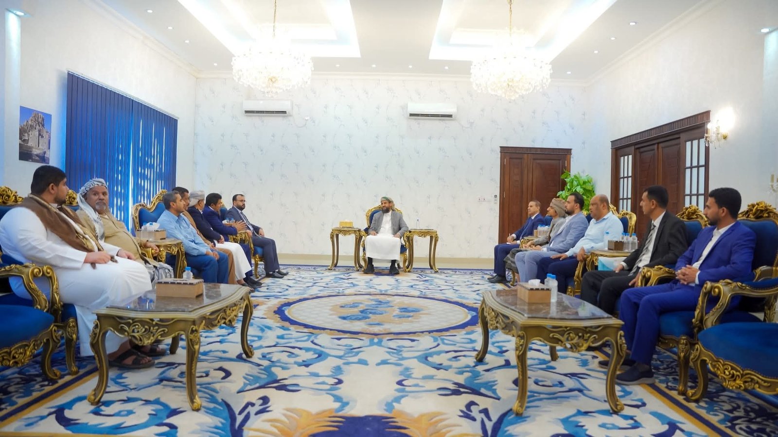 المحرّمي يلتقي قيادات من أبناء المهرة ويؤكد دعم جهود الاستقرار والتنمية بالمحافظة المحرّمي يلتقي قيادات من أبناء المهرة ويؤكد دعم جهود الاستقرار والتنمية بالمحافظة