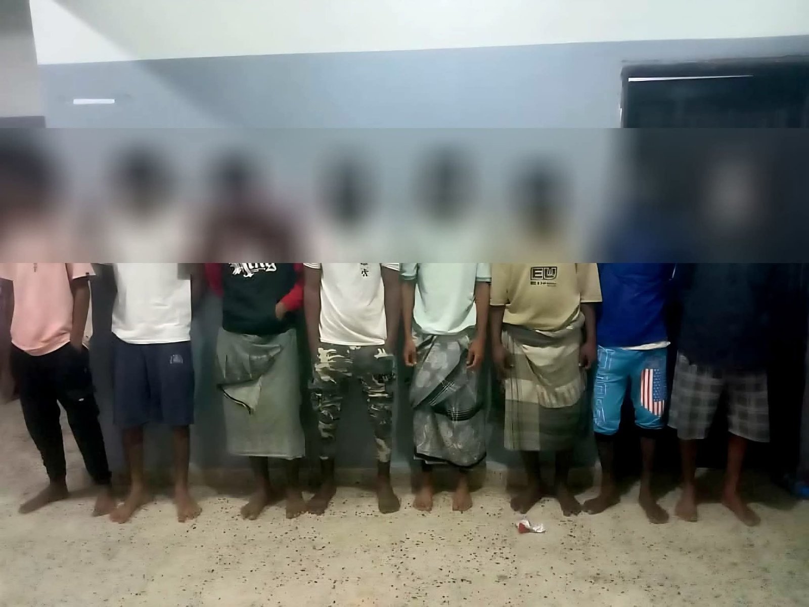 أمن العاصمة عدن يطيح بعصابة متخصصة في سرقة منازل وممتلكات المواطنين بالممدارة أمن العاصمة عدن يطيح بعصابة متخصصة في سرقة منازل وممتلكات المواطنين بالممدارة