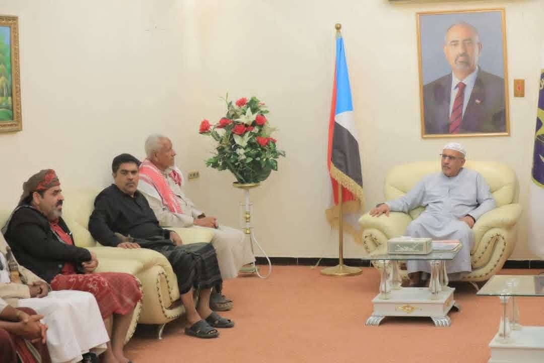 رئيس الجمعية الوطنية يلتقي اللجنة الاستشارية لمعالجة قضايا الثأر والنزاعات القبلية رئيس الجمعية الوطنية يلتقي اللجنة الاستشارية لمعالجة قضايا الثأر والنزاعات القبلية